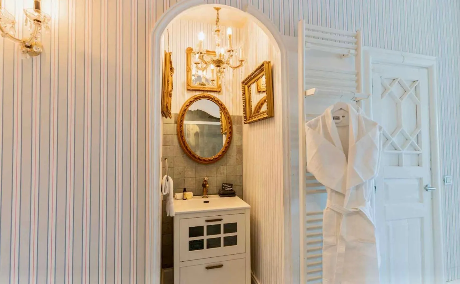 The Pearl - Marbella Bed & Breakfast