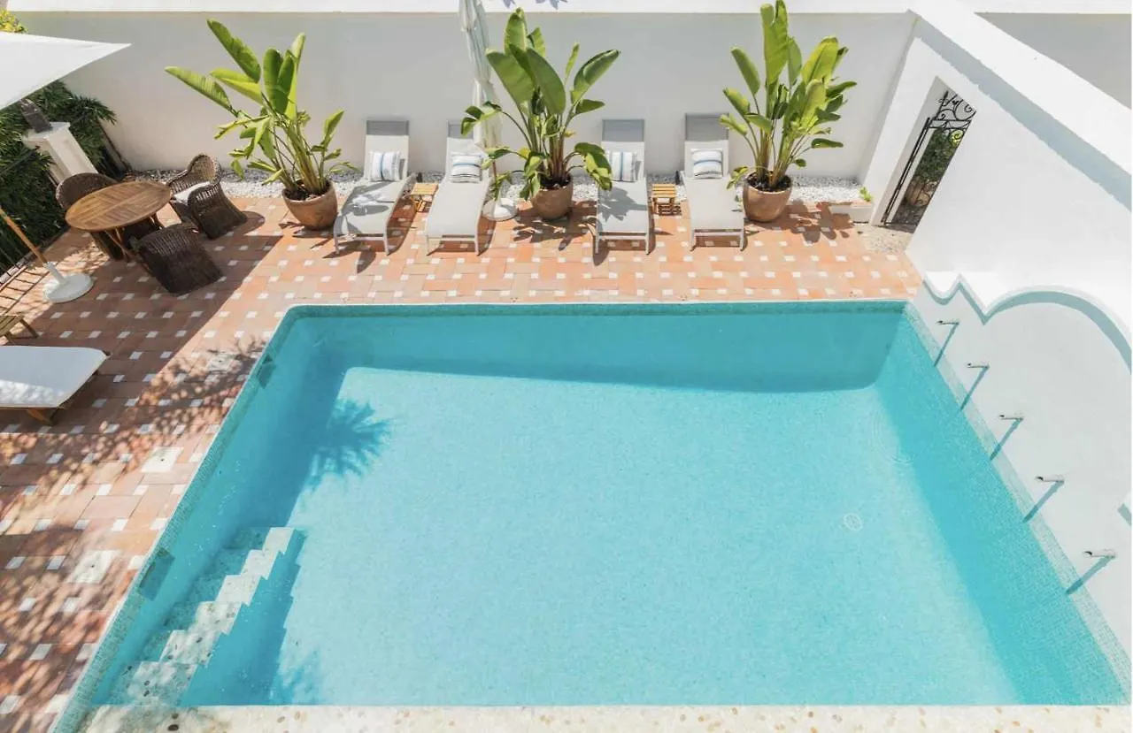 The Pearl - Marbella Bed & Breakfast